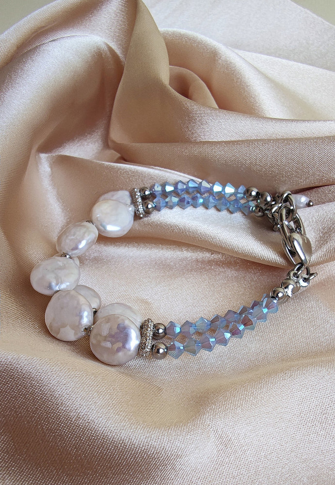 Перли монетки в прикрасі ручної роботи